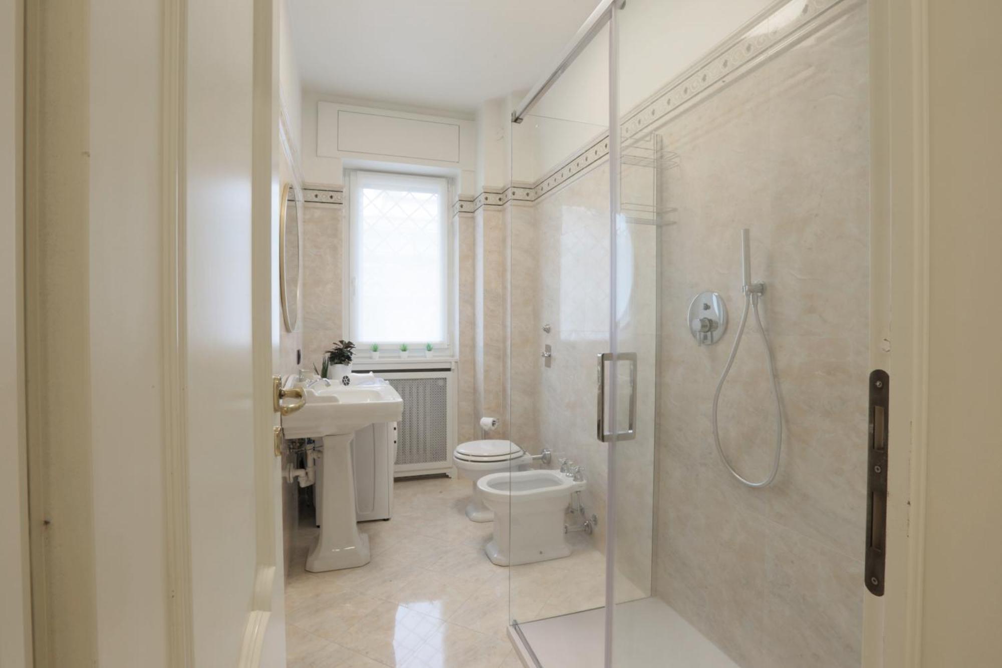 New Modern Flat 10 Minutes Walk From Central Station Milão Exterior foto
