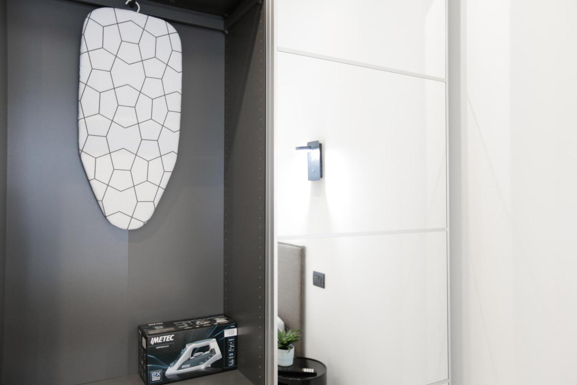 New Modern Flat 10 Minutes Walk From Central Station Milão Exterior foto
