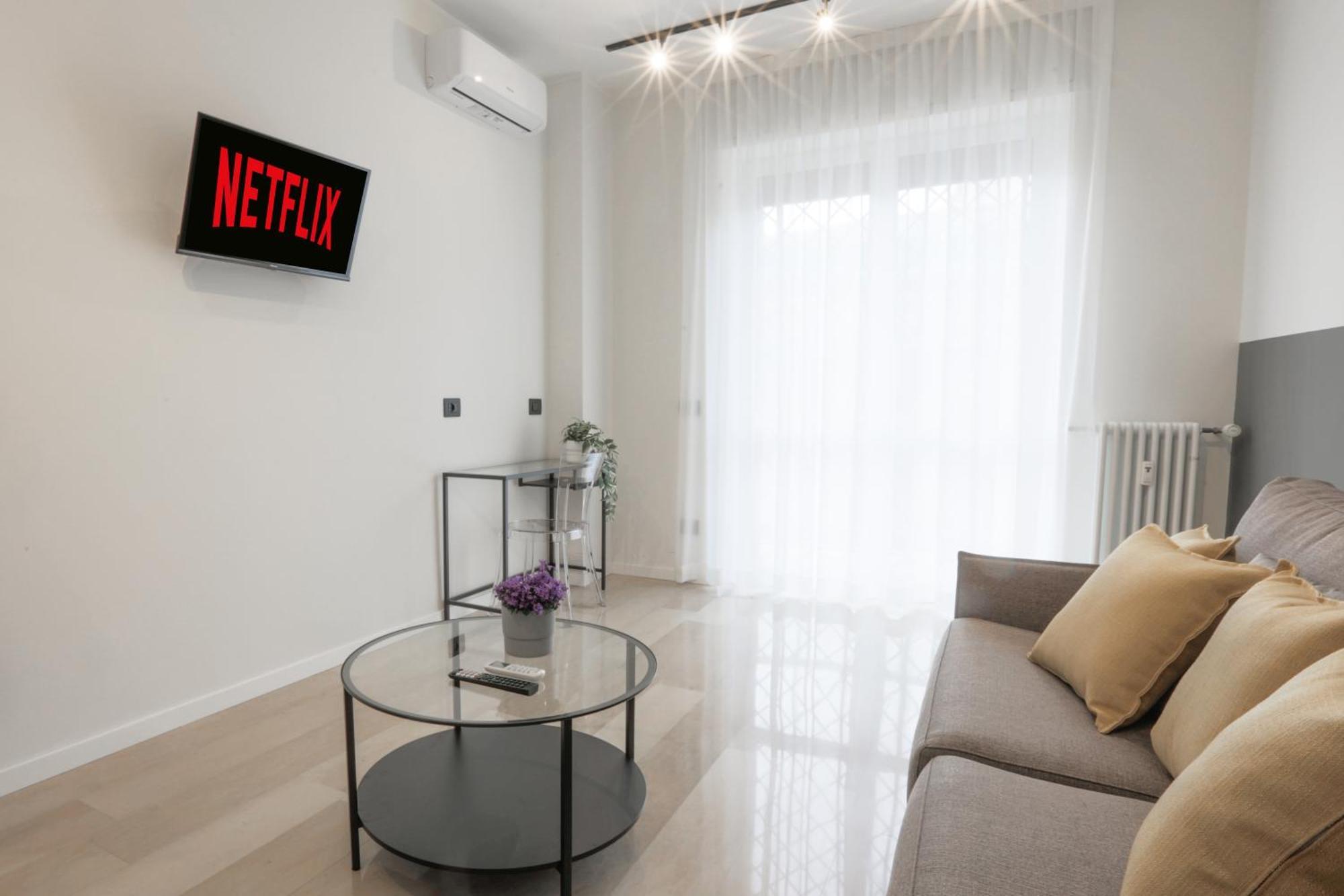 New Modern Flat 10 Minutes Walk From Central Station Milão Exterior foto